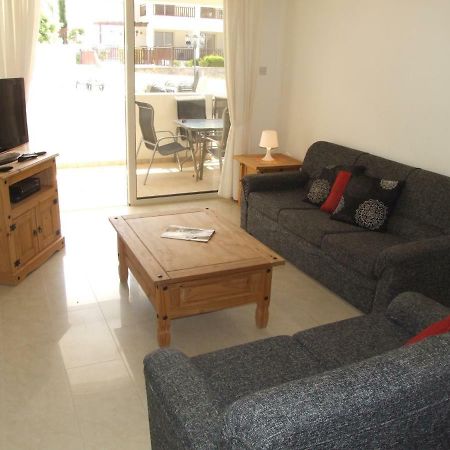 2 Bedroom Poolside Apartment E9 Peyia Ngoại thất bức ảnh