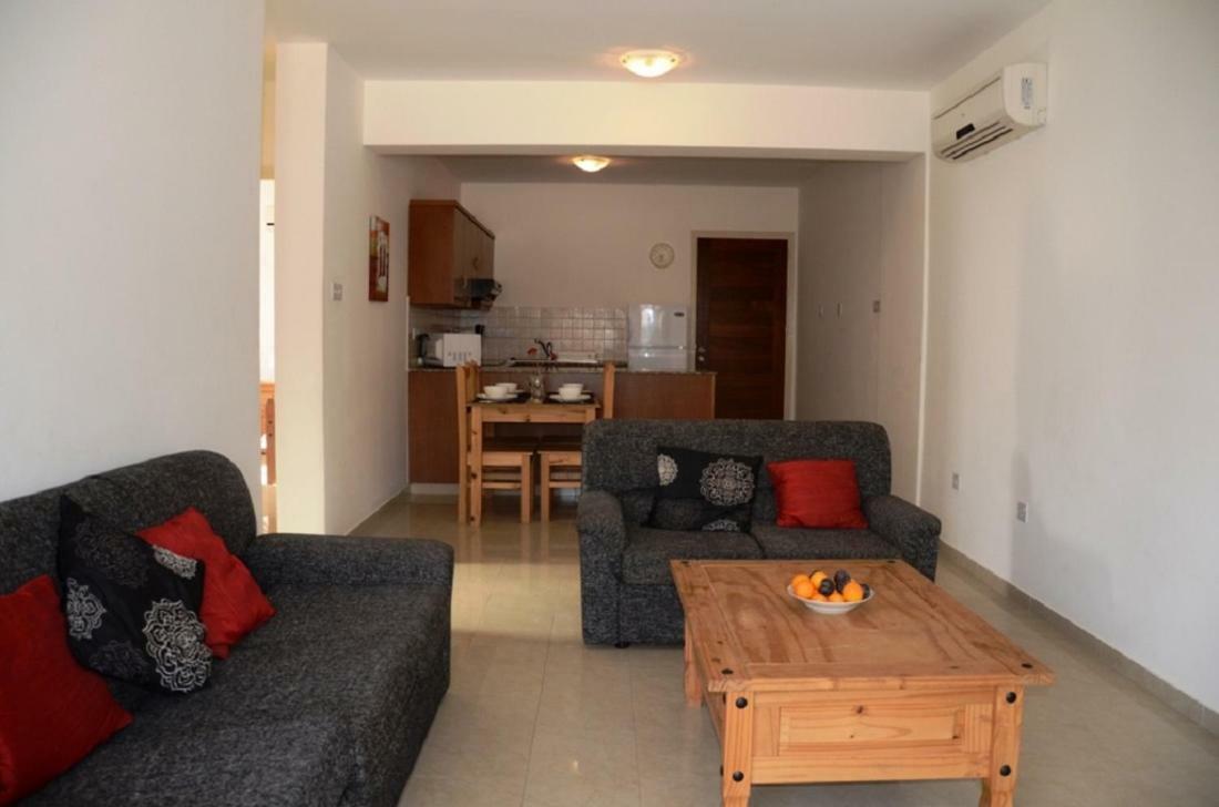 2 Bedroom Poolside Apartment E9 Peyia Ngoại thất bức ảnh