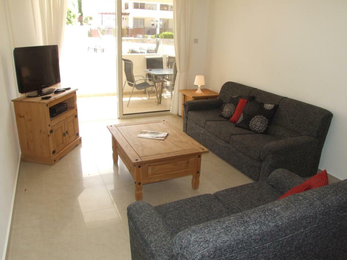 2 Bedroom Poolside Apartment E9 Peyia Ngoại thất bức ảnh