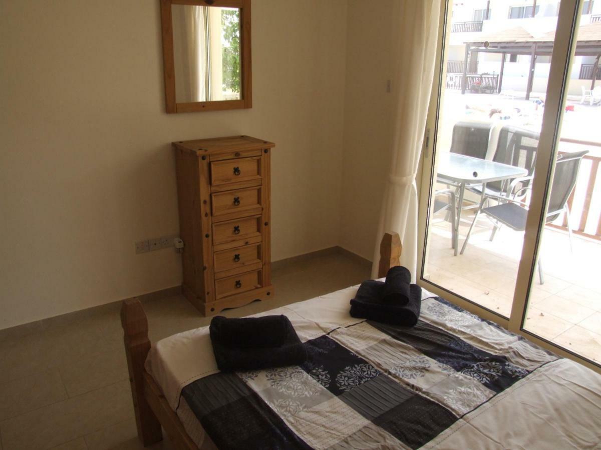 2 Bedroom Poolside Apartment E9 Peyia Ngoại thất bức ảnh