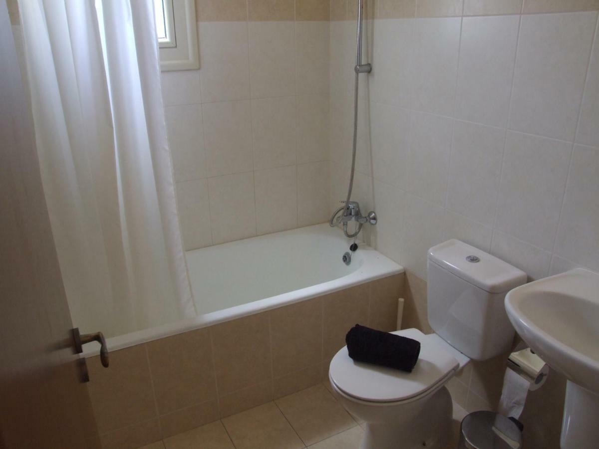 2 Bedroom Poolside Apartment E9 Peyia Ngoại thất bức ảnh