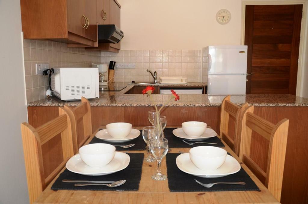 2 Bedroom Poolside Apartment E9 Peyia Ngoại thất bức ảnh