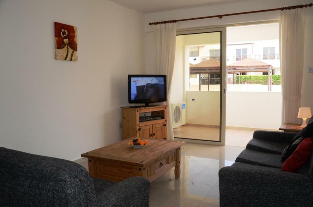 2 Bedroom Poolside Apartment E9 Peyia Ngoại thất bức ảnh