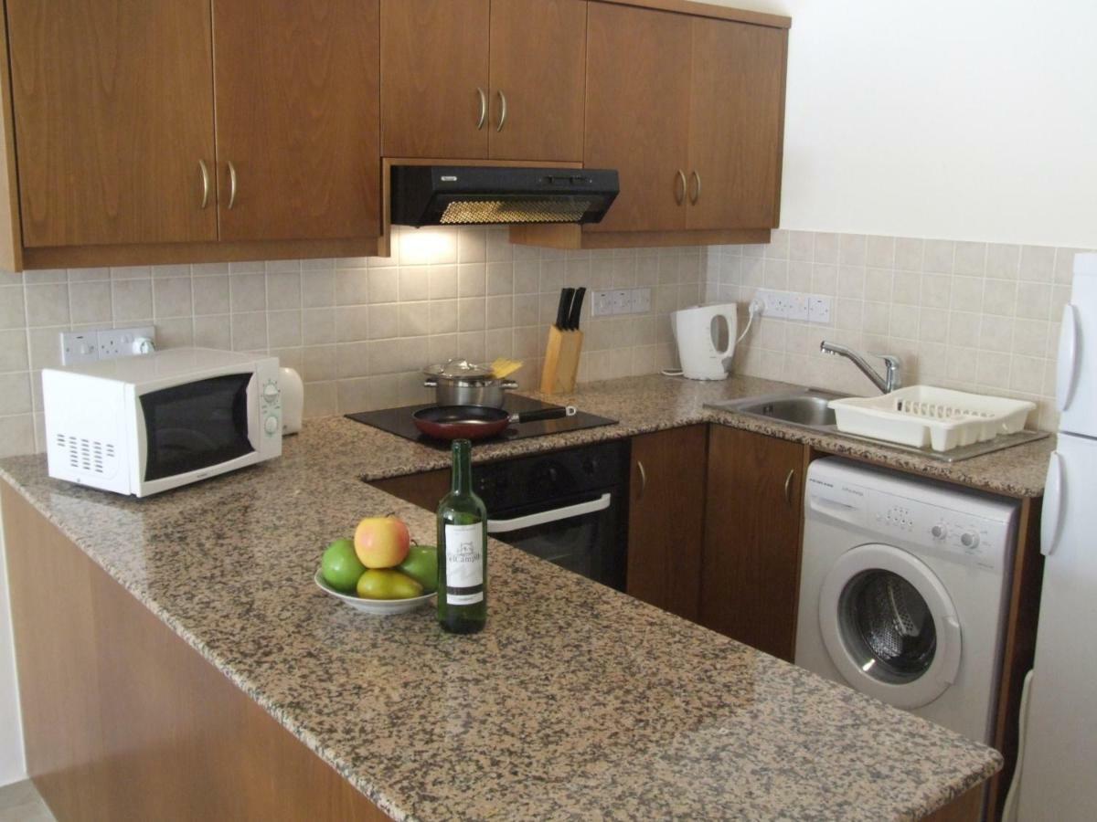 2 Bedroom Poolside Apartment E9 Peyia Ngoại thất bức ảnh