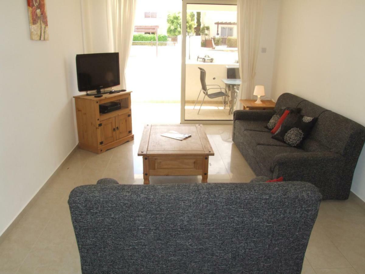 2 Bedroom Poolside Apartment E9 Peyia Ngoại thất bức ảnh